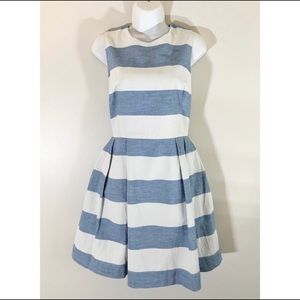 GAP Size 8 Chambray Summer Stripe Pocket Dress